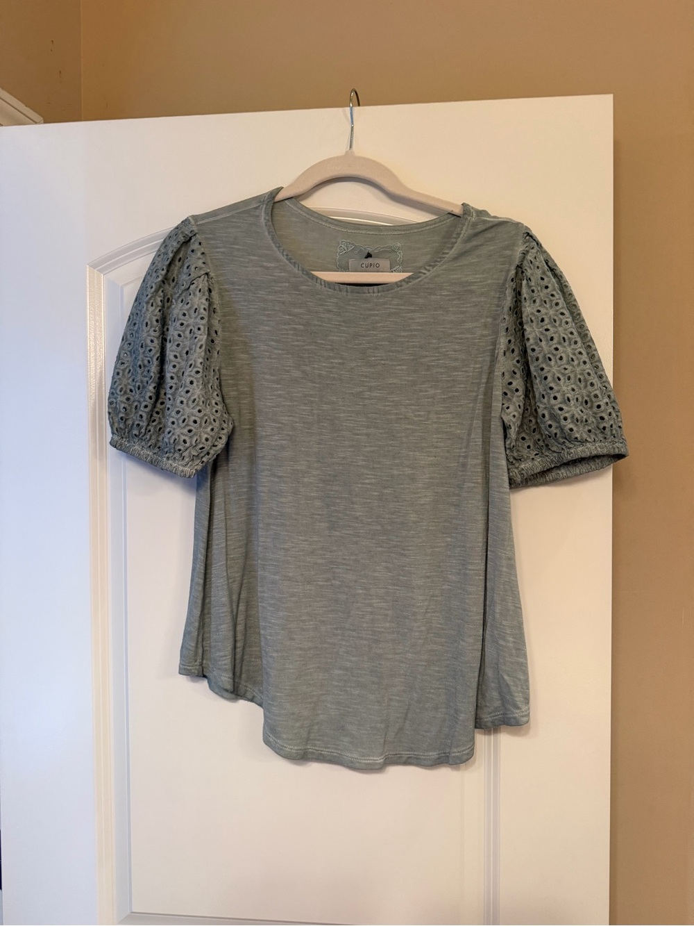 Cupio Sage Puff Eyelet Sleeve Tee - Short Sleeve Women's Top